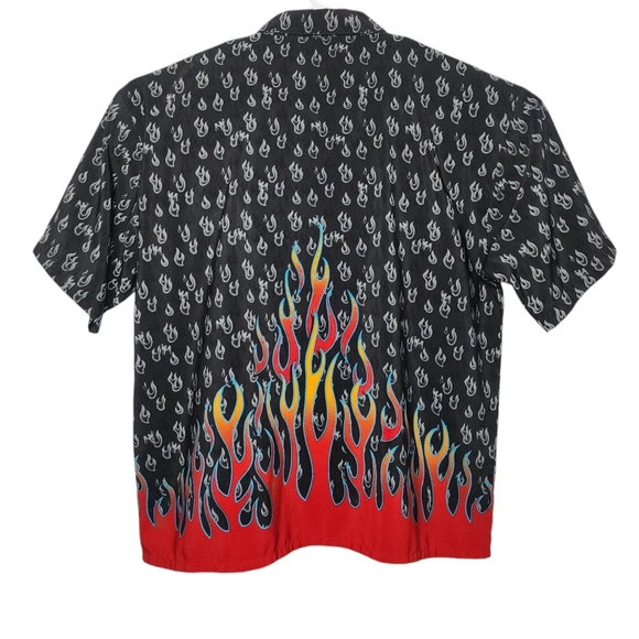 Big Dogs All Over Flames Button Up Shirt Hawaiian Camp - Men's 2XL - Picture 2 of 3